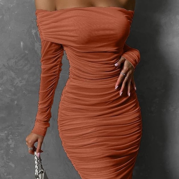 Sleeveless Mesh Ruched Midi Dress - Picture 3 of 5